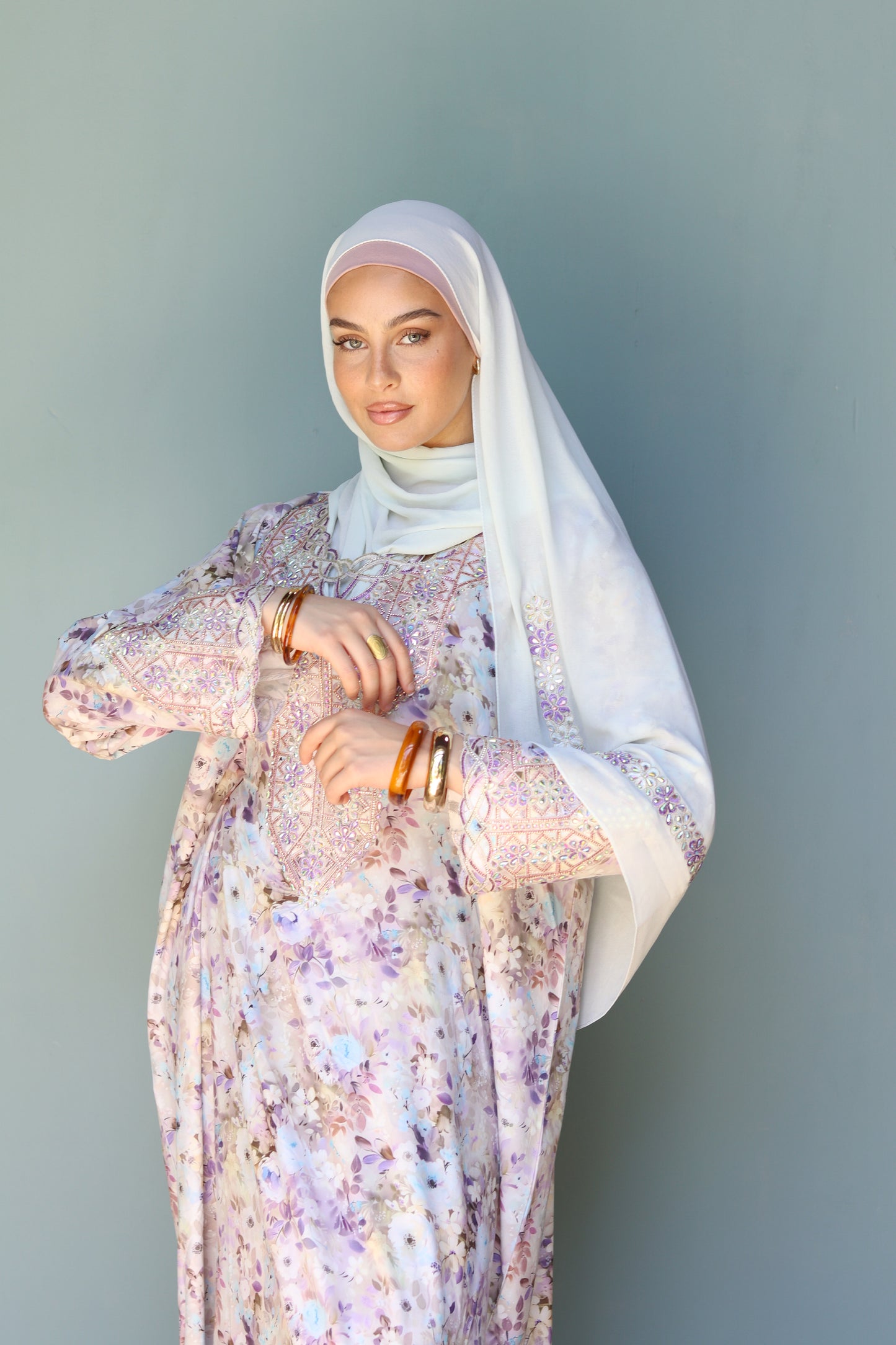 Mukhawar FARAH - Elegance florale et broderie précieuse « Lavande Étoilée »